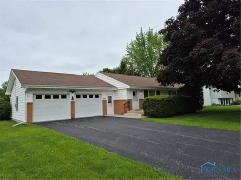 1100 Cherry Ln, Findlay, OH 45840