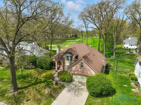8420 Willow Glen Ct, Holland, OH 43528