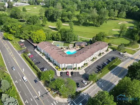 6640 Salisbury Rd #212, Maumee, OH 43537
