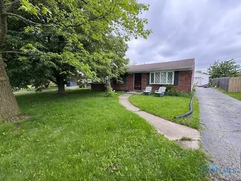 3249 N Eastmoreland Dr, Oregon, OH 43616