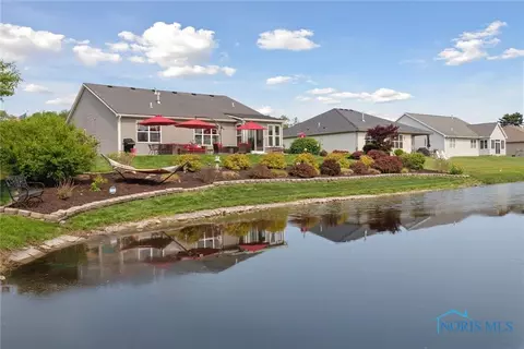 10 Hidden Village Ln, Holland, OH 43528