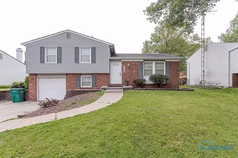 2474 Bedford Ln, Northwood, OH 43619