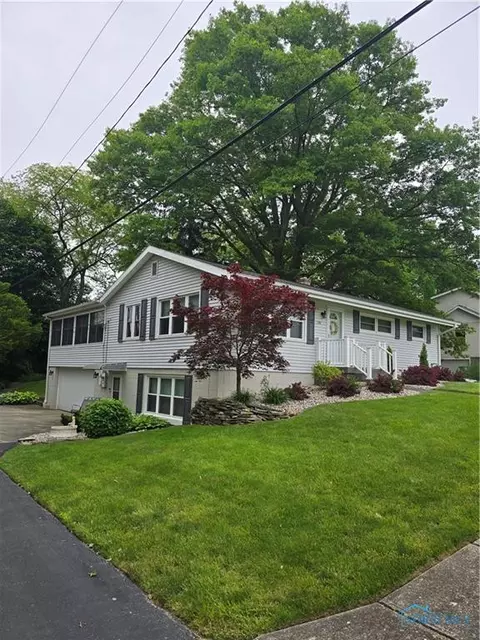 1501 Tiffin Rd, Fremont, OH 43420