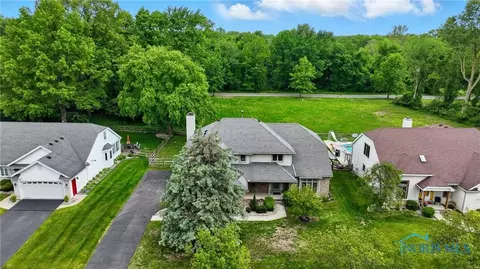 4820 Olde Meadow Ln, Sylvania, OH 43560