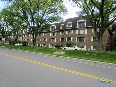 4343 W Bancroft St #2D, Toledo, OH 43615