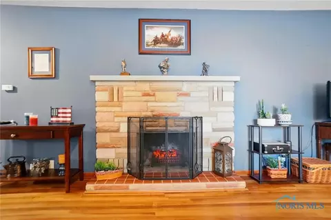 402 N Grand Ave, Ada, OH 45810 photo 5