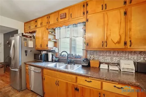 402 N Grand Ave, Ada, OH 45810 photo 13
