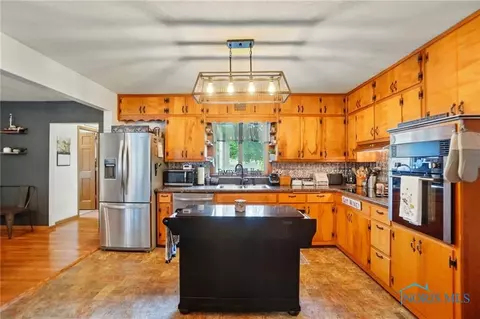 402 N Grand Ave, Ada, OH 45810 photo 10