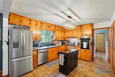 402 N Grand Ave, Ada, OH 45810 photo 11