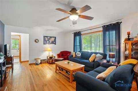 402 N Grand Ave, Ada, OH 45810 photo 6