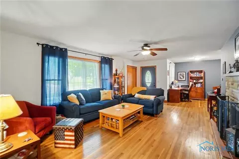 402 N Grand Ave, Ada, OH 45810 photo 7