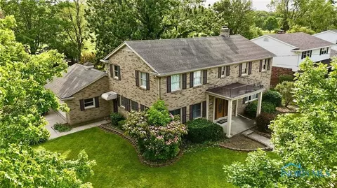 2016 Pinelawn Dr, Toledo, OH 43614