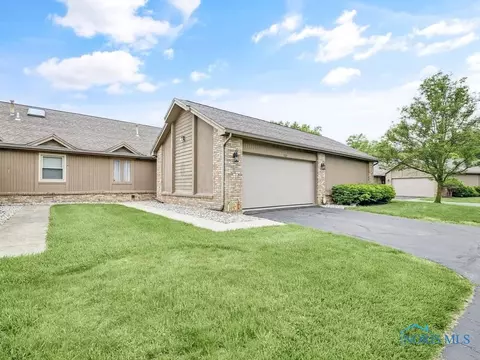 1104 Bernath Pkwy, Toledo, OH 43615