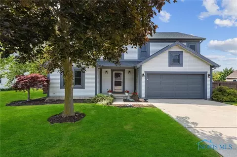 1141 Oriole Dr, Bowling Green, OH 43402