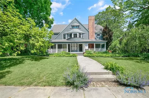 2228 Robinwood Ave, Toledo, OH 43620