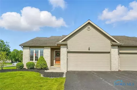 300 Winter Pine Dr #U300, Findlay, OH 45840