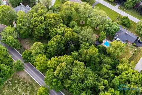 4812 Cinnamon Ln, Sylvania, OH 43560