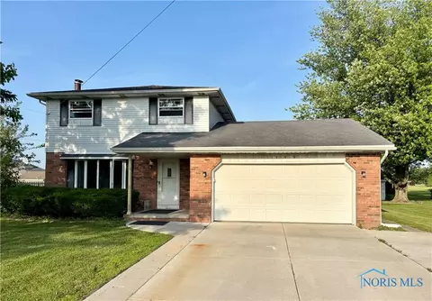1105 S Lallendorf Rd, Oregon, OH 43616