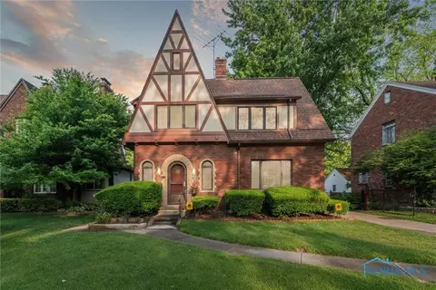 2917 Goddard Rd, Toledo, OH 43606