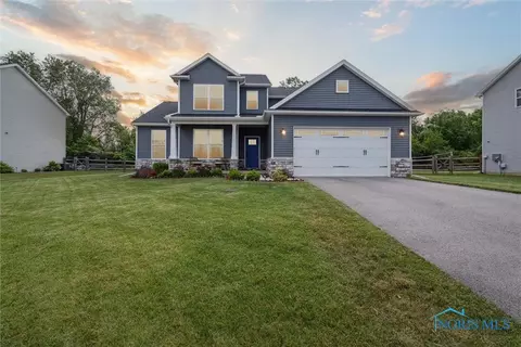 840 Wilkshire Dr, Waterville, OH 43566