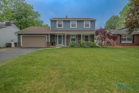 3849 Sylvanwood Dr, Sylvania, OH 43560