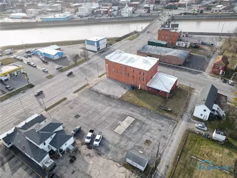 208 E State St, Fremont, OH 43420