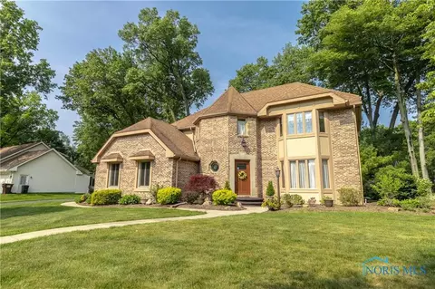 2439 Notting Hill Rd, Toledo, OH 43617