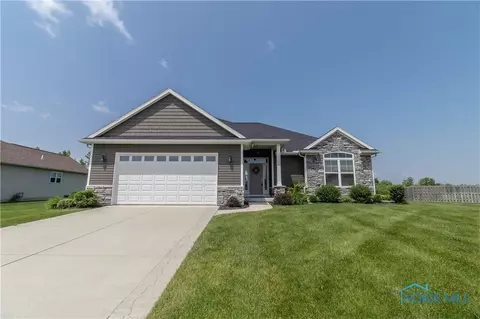 6010 Old Range Dr, Waterville, OH 43566