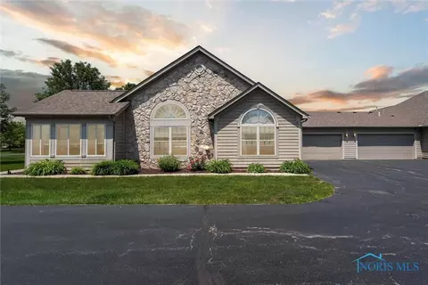 9845 Connor Lake Cir, Perrysburg, OH 43551