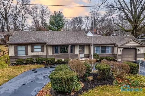 4538 Vineyard Rd, Toledo, OH 43623