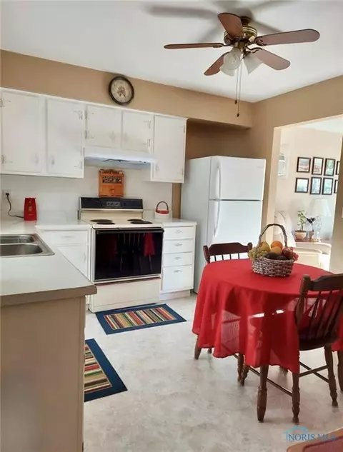308 Jackson St, Delta, OH 43515 photo 3
