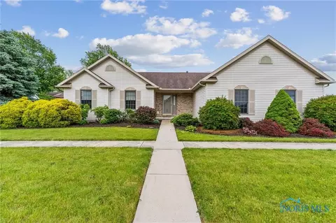 1813 Oregon Dr, Findlay, OH 45840