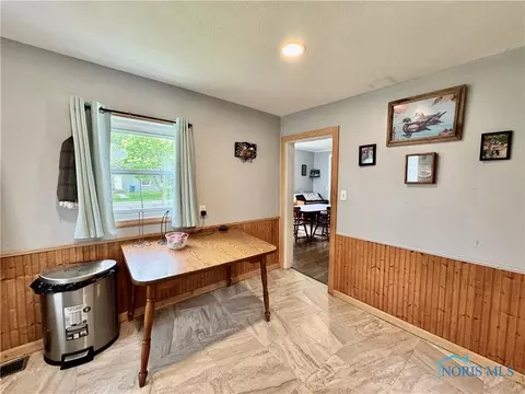 335 N Cherry St, Bryan, OH 43506 photo 5