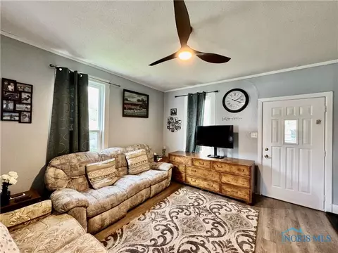 335 N Cherry St, Bryan, OH 43506 photo 8
