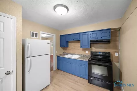 902 Coventry Ave, Toledo, OH 43607 photo 14