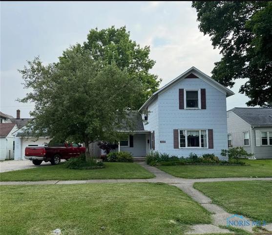 305 W 1st St, Woodville, OH 43469