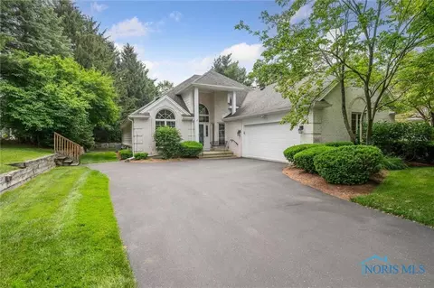 7445 Country Commons Ln #7445, Sylvania, OH 43560