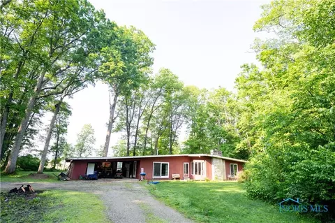 202 Troder St, Bryan, OH 43506 photo 2