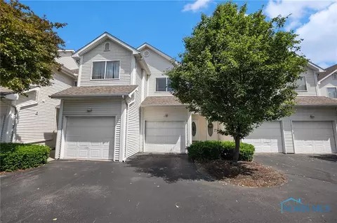 2607 W Village Dr, Toledo, OH 43614