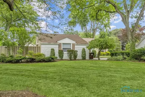 4430 Nantuckett Dr, Toledo, OH 43623