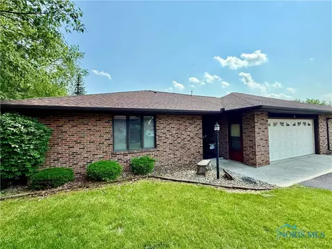 38 La Plas Dr, Findlay, OH 45840