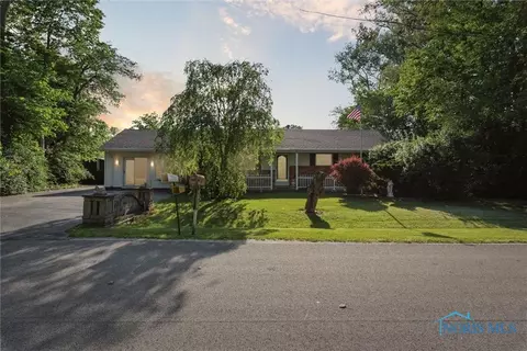 1316 N Maramor Dr, Genoa, OH 43430