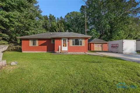 6036 James Rd, Oregon, OH 43616