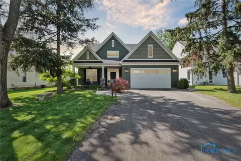440 W 3rd St, Perrysburg, OH 43551