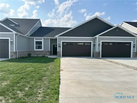 212 E Bridge Rd, Northwood, OH 43619