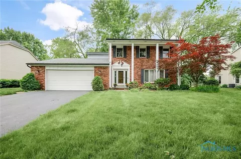 830 Ashbury Dr, Perrysburg, OH 43551