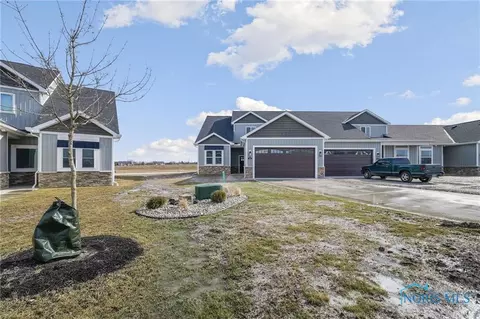 220 E Bridge Rd, Northwood, OH 43619