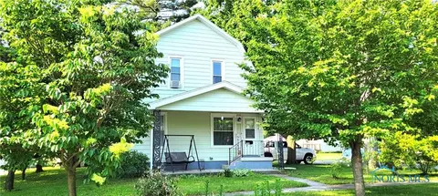 702 E Lawrence St, Montpelier, OH 43543
