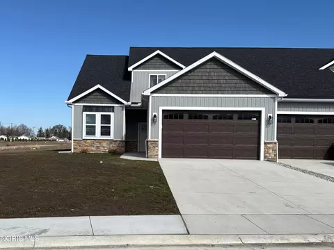 241 S Bridge Rd, Northwood, OH 43619