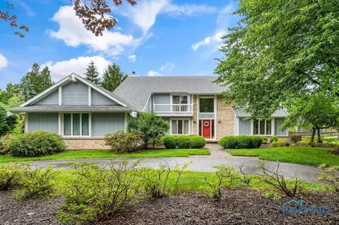 2709 Derby Rd, Ottawa Hills, OH 43615